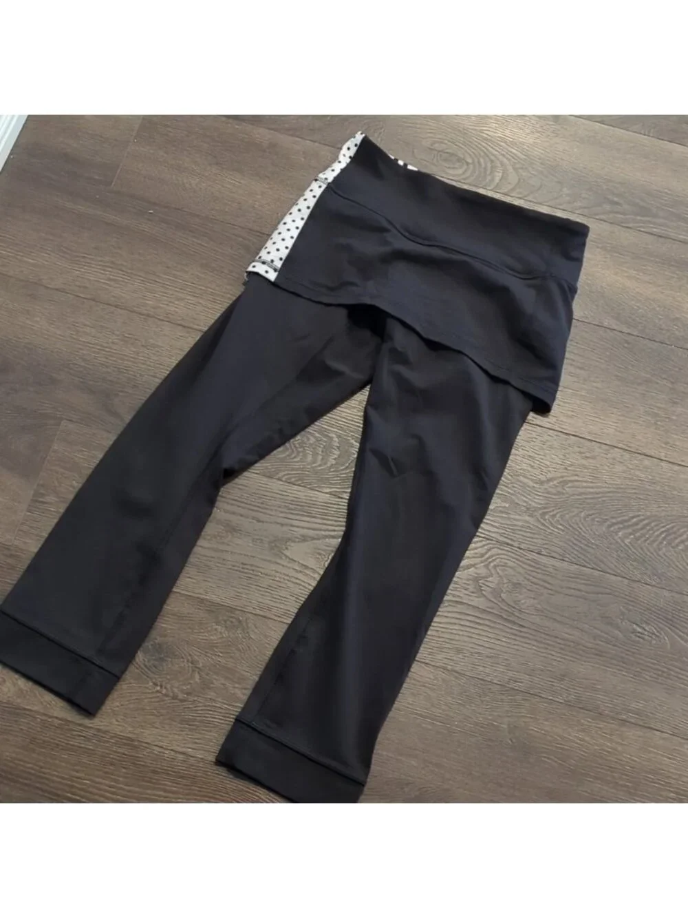 Lululemon A Go Go Crop Black / Mod Dot Printed